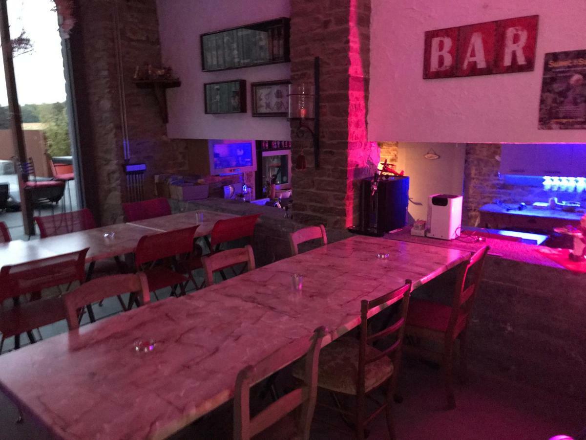 Barsy 34 Hotel Havelange Bagian luar foto