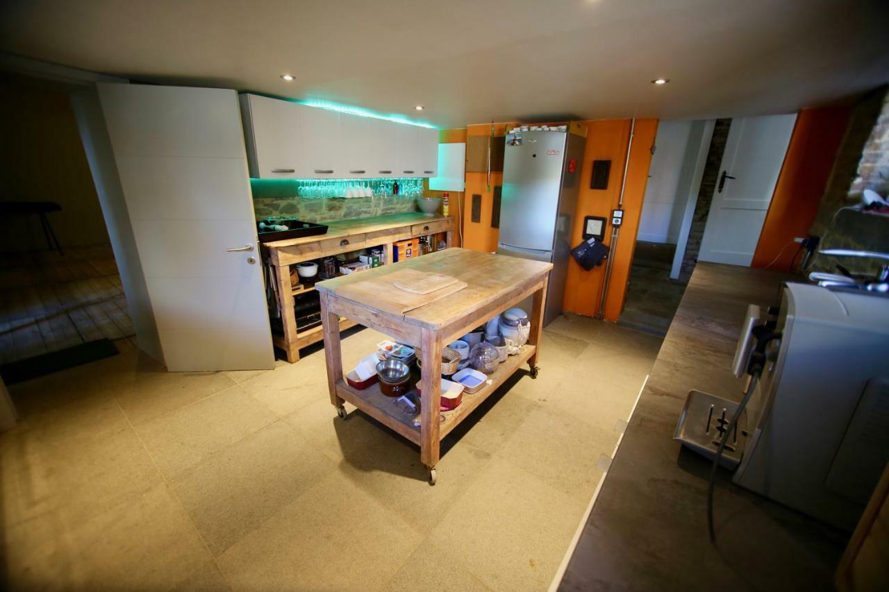 Barsy 34 Hotel Havelange Bagian luar foto