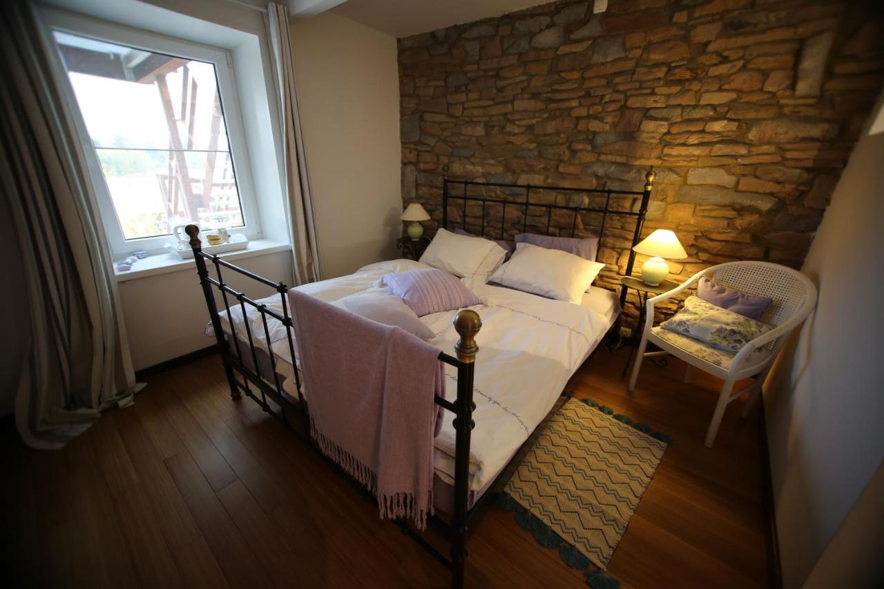 Barsy 34 Hotel Havelange Bagian luar foto