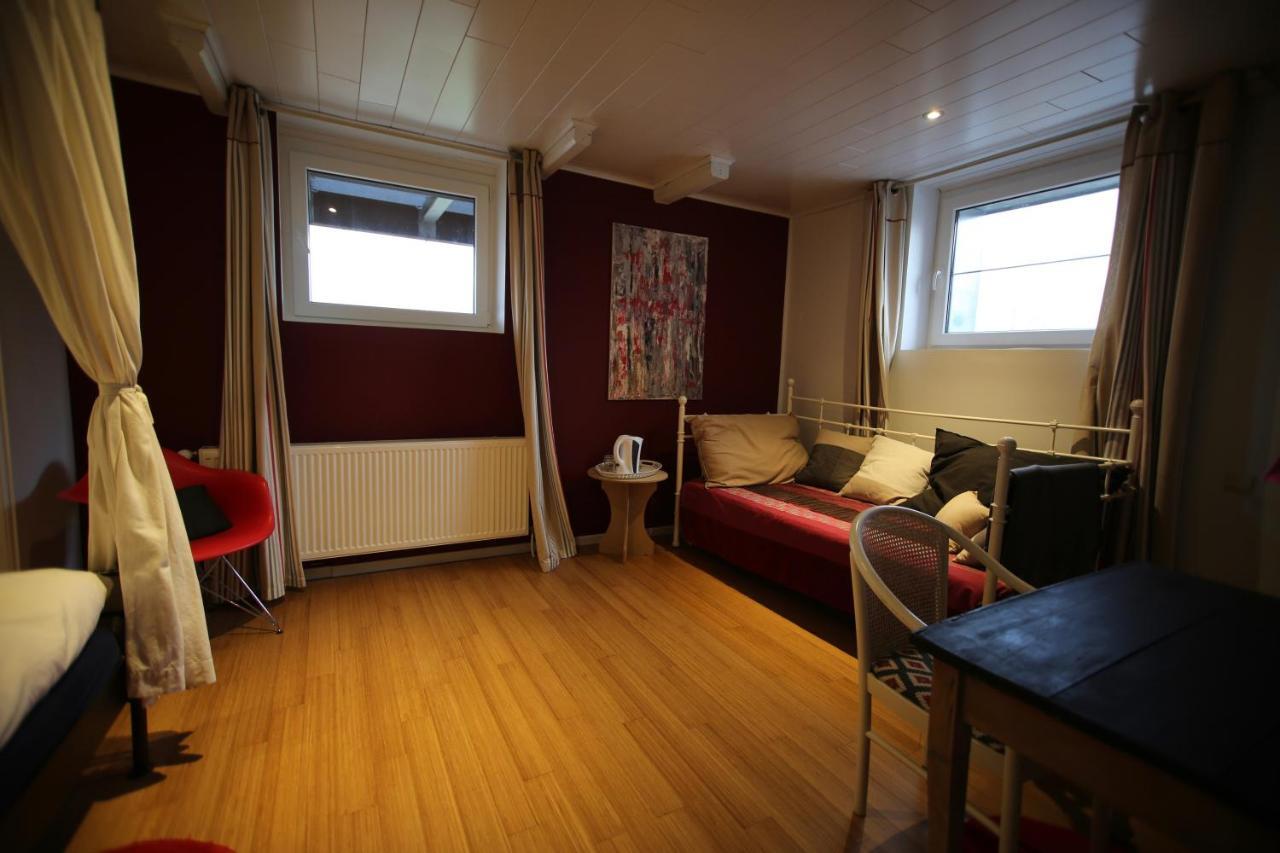 Barsy 34 Hotel Havelange Bagian luar foto